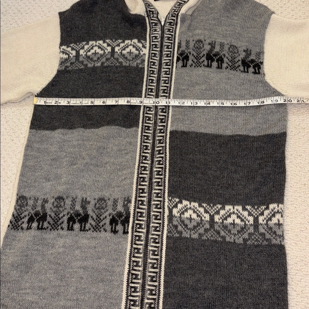 Alpaca wool cardigan sweater with hood - Picture 8 of 11